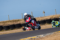 anglesey-no-limits-trackday;anglesey-photographs;anglesey-trackday-photographs;enduro-digital-images;event-digital-images;eventdigitalimages;no-limits-trackdays;peter-wileman-photography;racing-digital-images;trac-mon;trackday-digital-images;trackday-photos;ty-croes